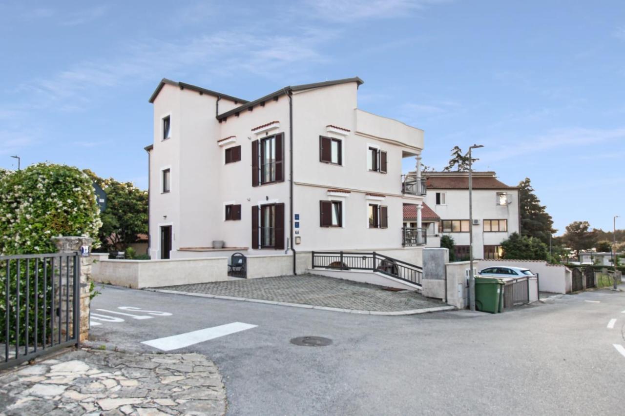 Apartments Villa Alba Пореч Экстерьер фото