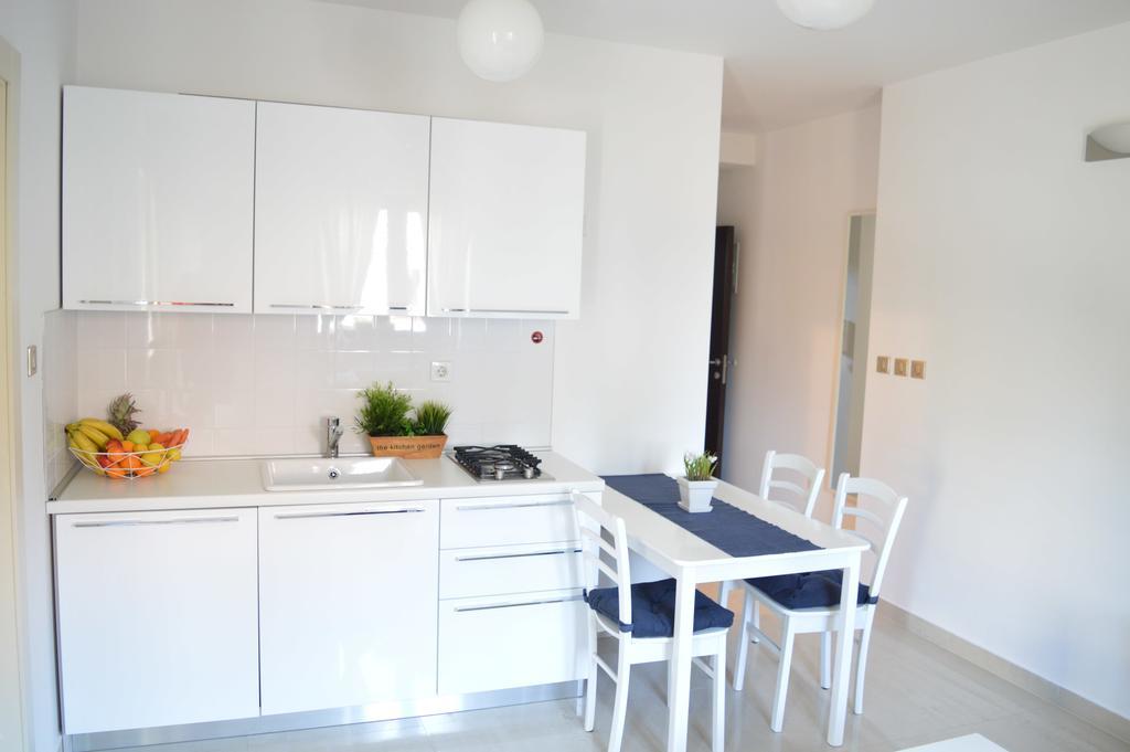 Apartments Villa Alba Пореч Экстерьер фото